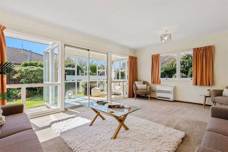 Photo of property in 2/208 Waimairi Road, Ilam, Christchurch, 8041