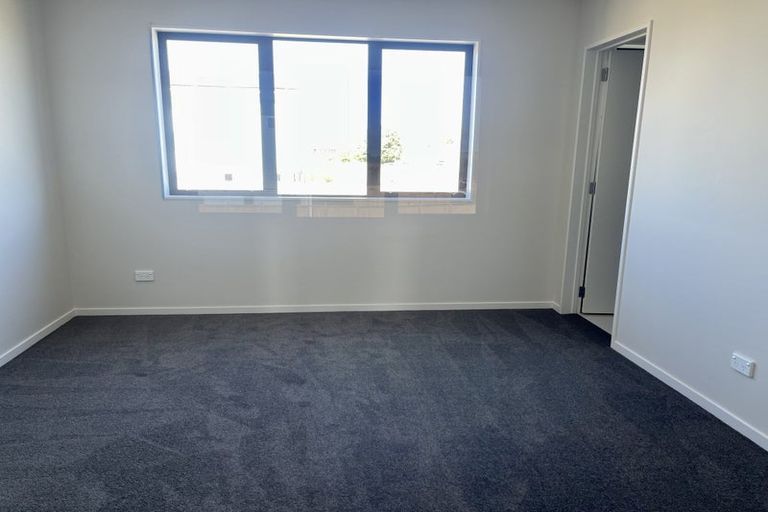 Photo of property in 16 Mene Way, Karaka, 2113