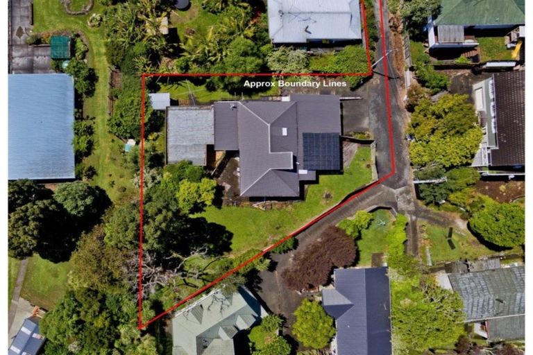 Photo of property in 130 Verran Road, Birkdale, Auckland, 0626