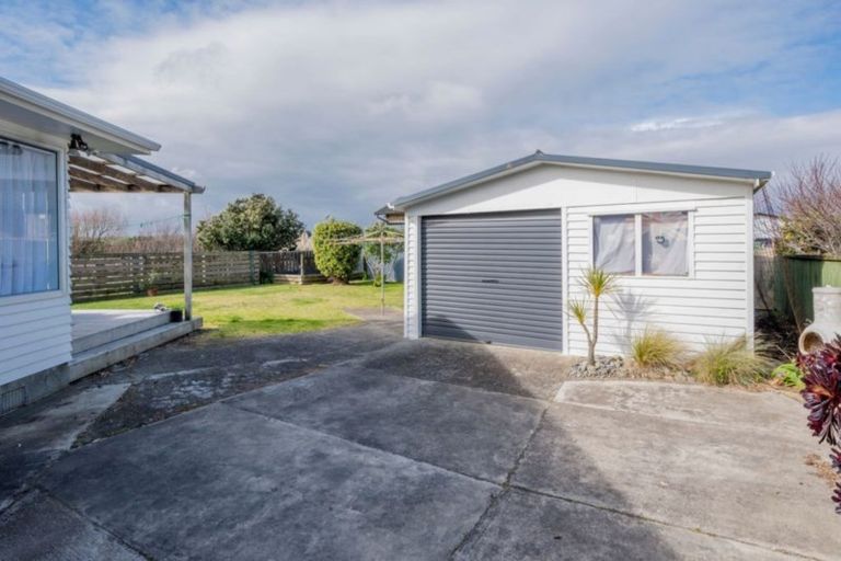 Photo of property in 2b Mahoe Street, Otaki Beach, Otaki, 5512