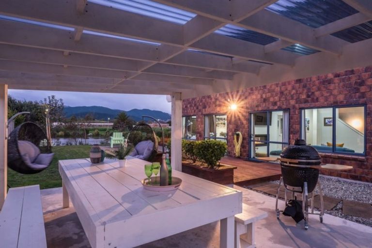 Photo of property in 11 Trusham Court, Paraparaumu, 5032