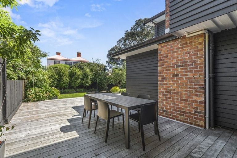 Photo of property in 6 Takarunga Road, Devonport, Auckland, 0624