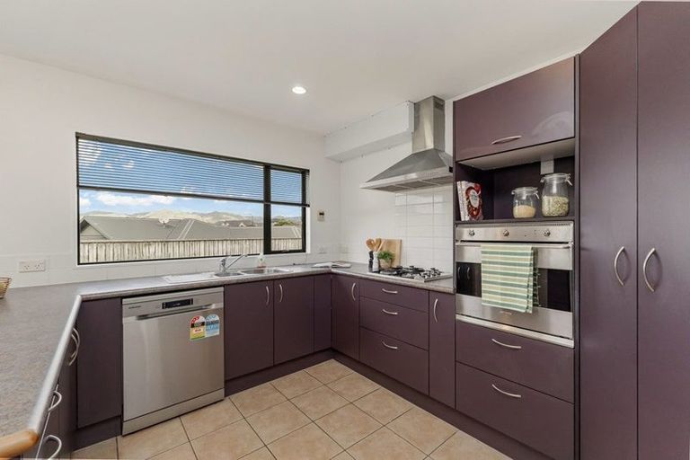 Photo of property in 16 Greenstone Place, Aotea, Porirua, 5024