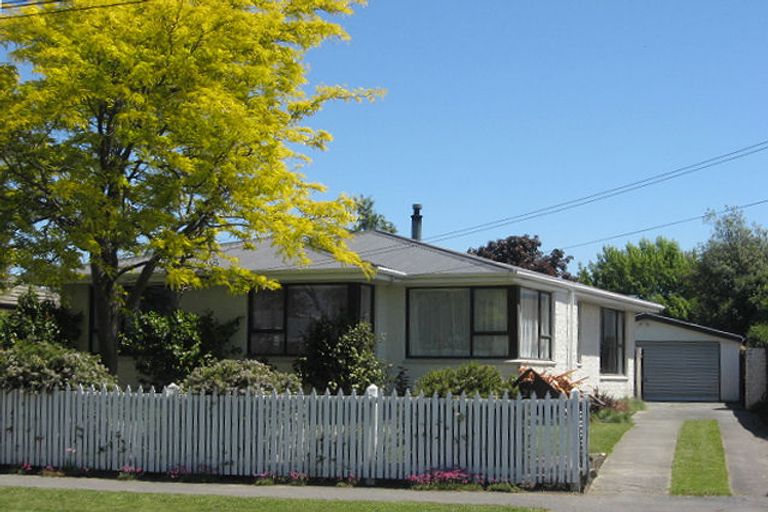 Photo of property in 21 Oldwood Street, Bishopdale, Christchurch, 8053