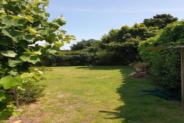 Photo of property in 18 Simcox Street, Otaki Beach, Otaki, 5512