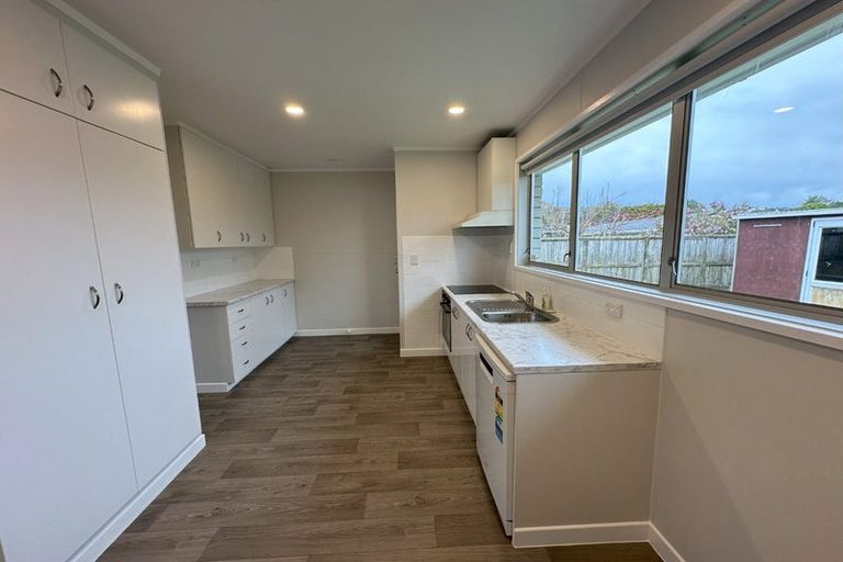 Photo of property in 2 Rawene Street, Waikanae, 5036