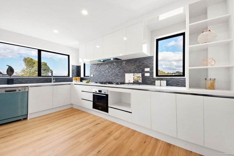 Photo of property in 59b Redwood Drive, Massey, Auckland, 0614