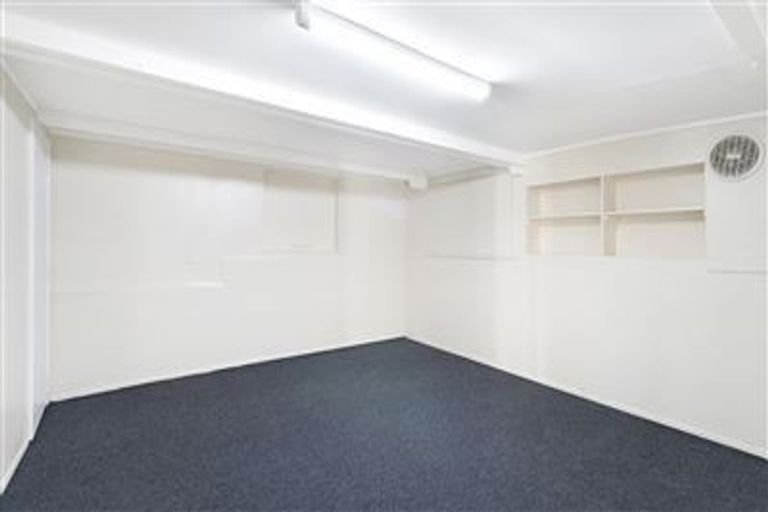 Photo of property in 64 Seabrook Avenue, New Lynn, Auckland, 0600