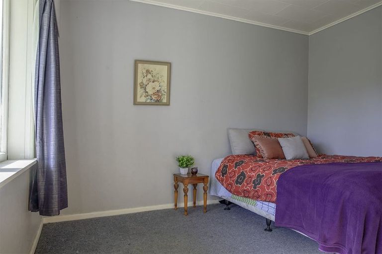 Photo of property in 24 Bennett Street, Waipawa, 4210