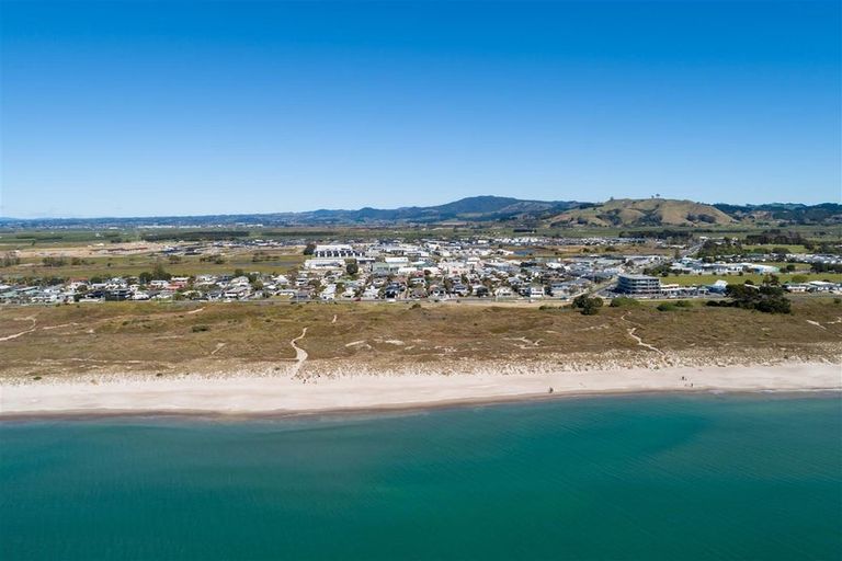 Photo of property in 912a Papamoa Beach Road, Papamoa Beach, Papamoa, 3118