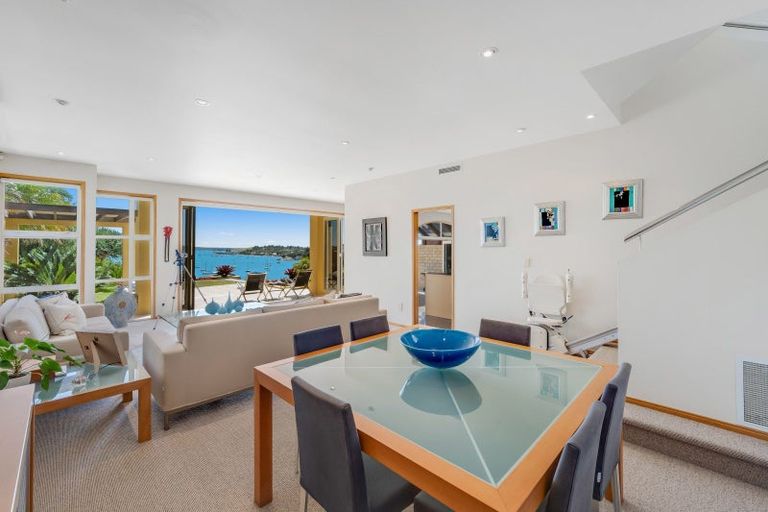 Photo of property in 33 Takutai Avenue, Half Moon Bay, Auckland, 2012