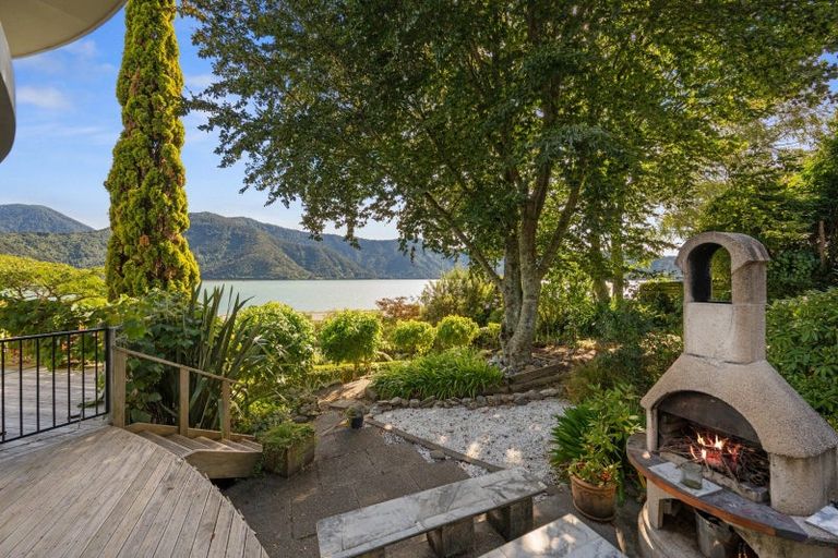 Photo of property in 16 Old Coach Road, Havelock, 7100