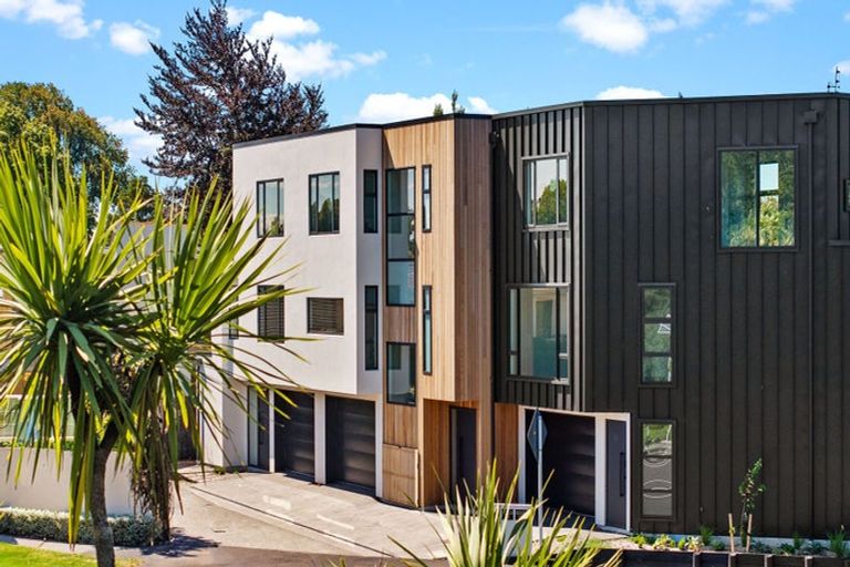 Photo of property in 2/11 Carlton Mill Road, Merivale, Christchurch, 8014