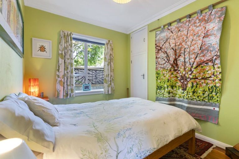 Photo of property in 137 Muritai Road, Eastbourne, Lower Hutt, 5013