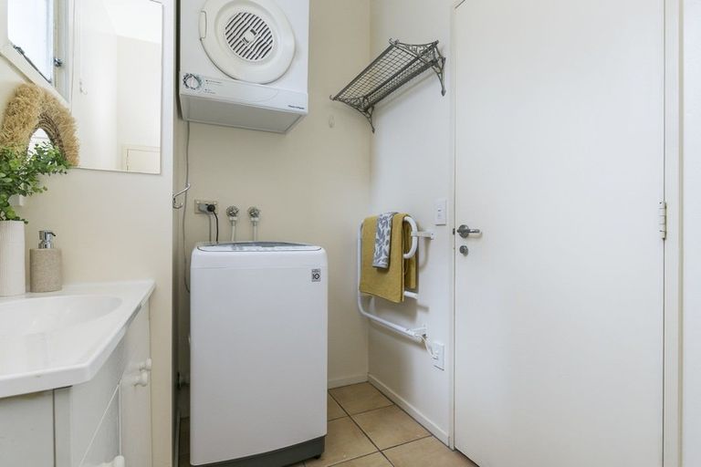 Photo of property in Lexington Apartments, 33d Hania Street, Mount Victoria, Wellington, 6011