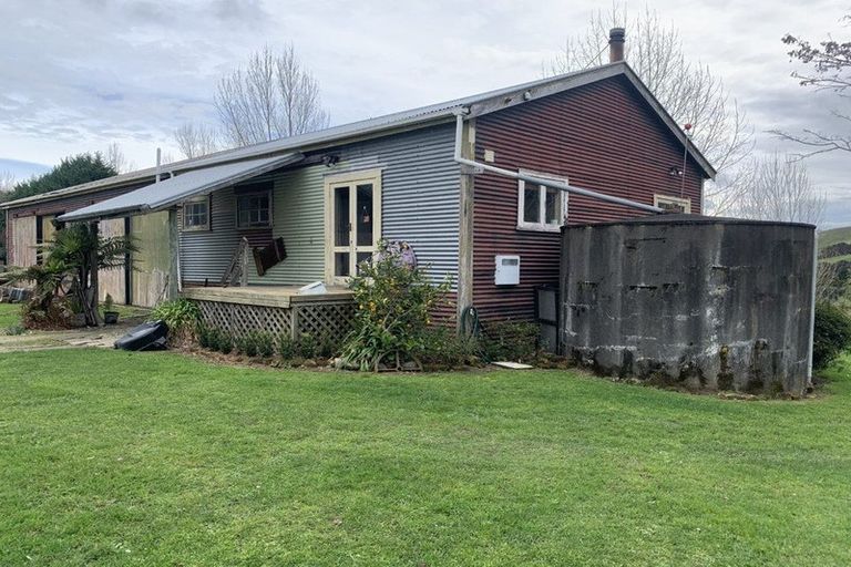 Photo of property in 1471 Masterton Castlepoint Road, Tauweru, Masterton, 5889
