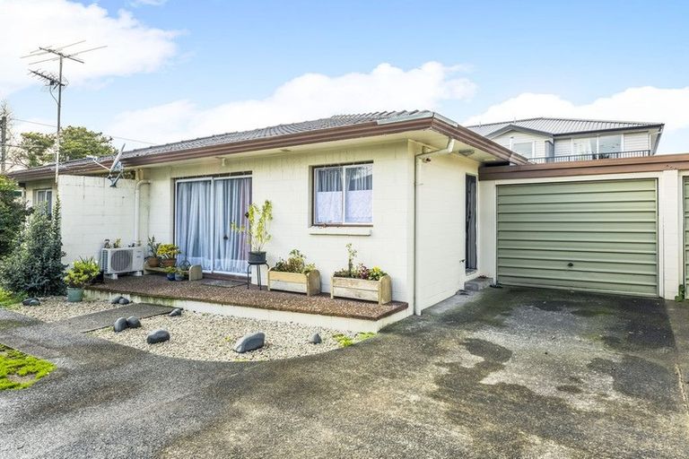 Photo of property in 2/30 Takanini Road, Takanini, 2112