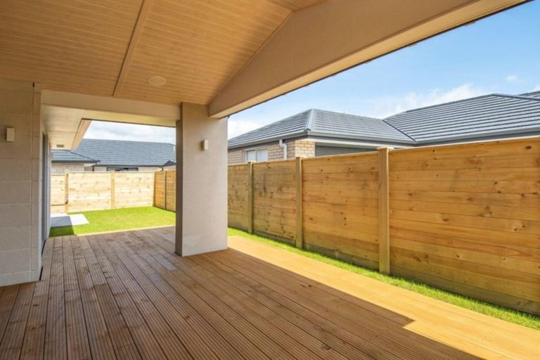 Photo of property in 19 Fearnley Grove, Pyes Pa, Tauranga, 3112