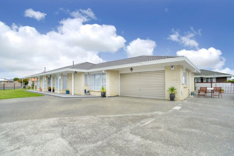 Photo of property in 227 Tudor Avenue, Mayfair, Hastings, 4122