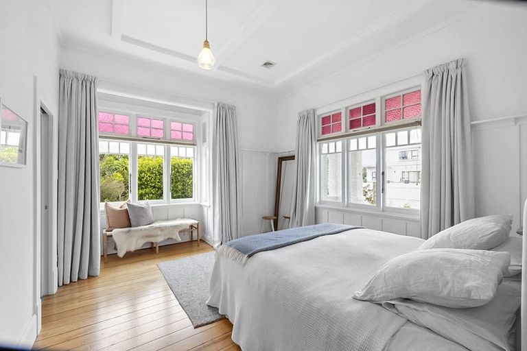 Photo of property in 68 Wallace Place, Westown, New Plymouth, 4310