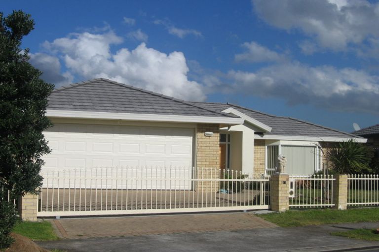 Photo of property in 11 Shankill Place, East Tamaki, Auckland, 2013