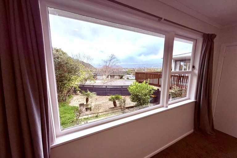 Photo of property in 9 Damian Grove, Waterloo, Lower Hutt, 5011