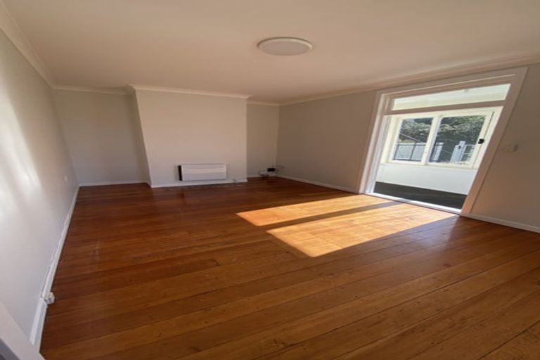 Photo of property in 183 Glenmore Street, Kelburn, Wellington, 6012