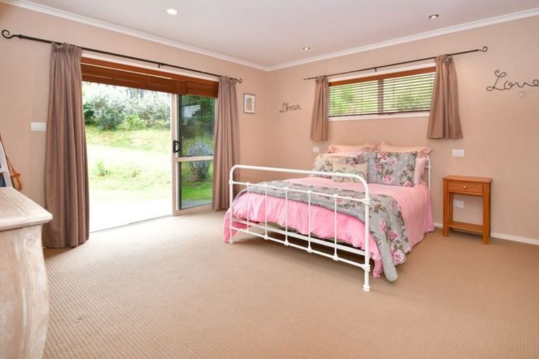 Photo of property in 52 Puhoi Road, Puhoi, Warkworth, 0994