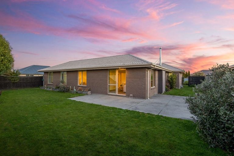 Photo of property in 17 Conie Glen Lane, Broomfield, Christchurch, 8042