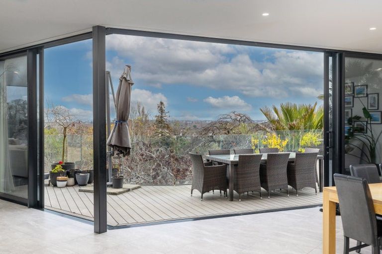 Photo of property in 26 Hackthorne Road, Cashmere, Christchurch, 8022