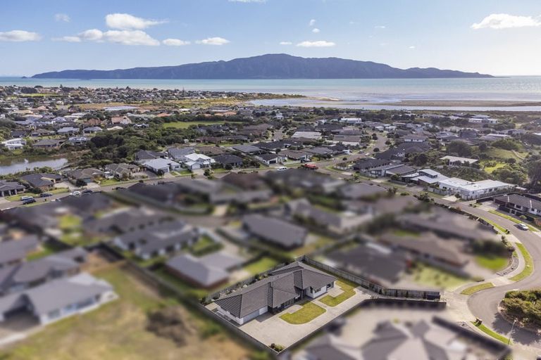 Photo of property in 16 Petrel Close, Paraparaumu Beach, Paraparaumu, 5032