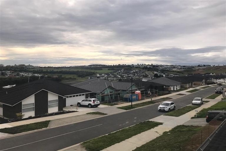 Photo of property in 19 Resolution Drive, Gulf Harbour, Whangaparaoa, 0930