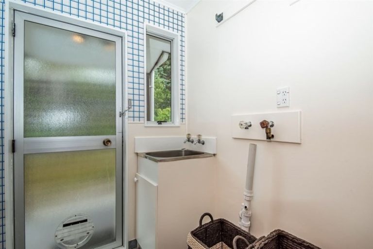 Photo of property in 9 Tesla Place, Totara Vale, Auckland, 0629