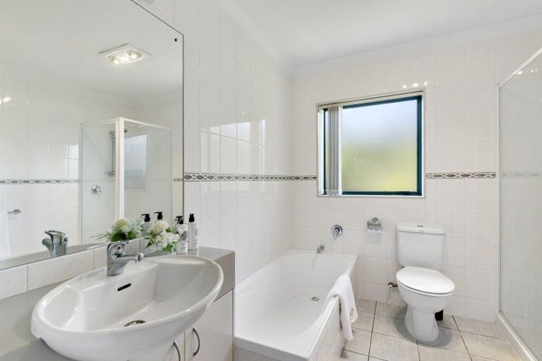 Photo of property in 28 Amber Place, Waimauku, 0812