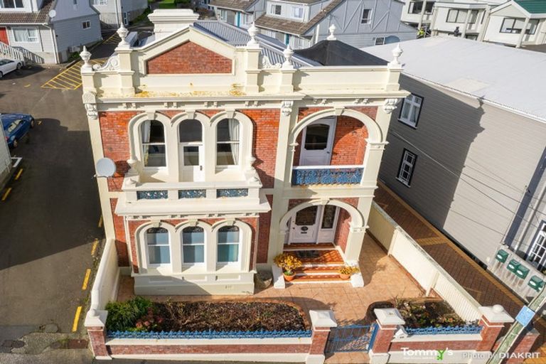 Photo of property in 46 Roxburgh Street, Mount Victoria, Wellington, 6011