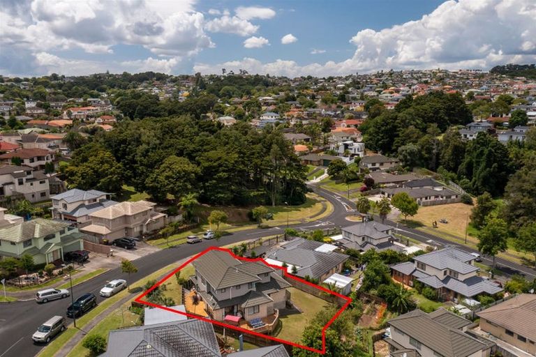 Photo of property in 6 Fairchild Avenue, Goodwood Heights, Auckland, 2105