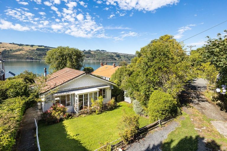 Photo of property in 16 Adderley Terrace, Ravensbourne, Dunedin, 9022