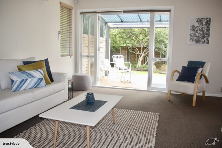 Photo of property in 198 Woodlands Park Road, Titirangi, Auckland, 0604