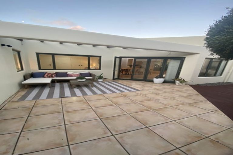 Photo of property in 25 Jordan Street, Island Bay, Wellington, 6023