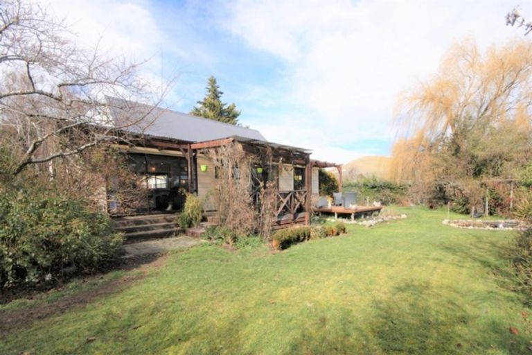 Photo of property in 15 Karaka Road, Waikari, 7420