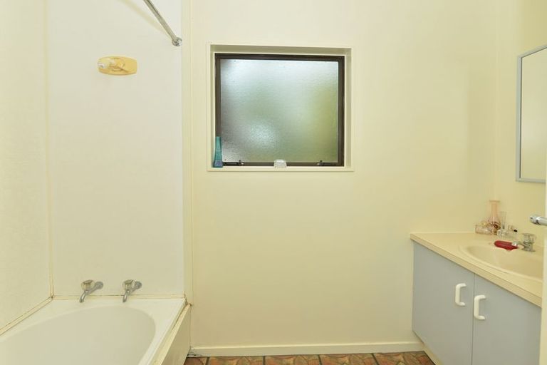 Photo of property in 19 Matakohe Place, Portland, Whangarei, 0178