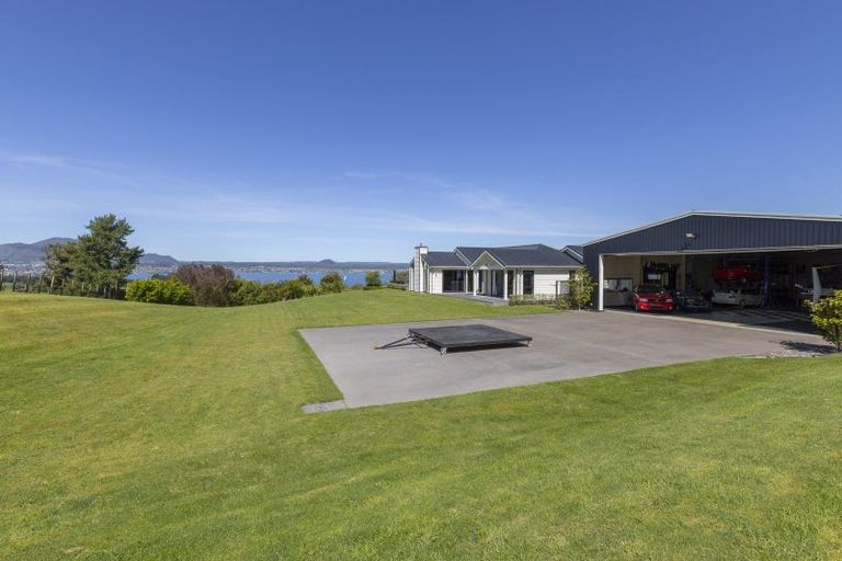 Photo of property in 28 Te Moenga Park, Acacia Bay, Taupo, 3330