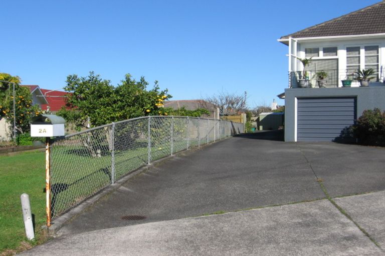 Photo of property in 2a Taha Road, Te Atatu South, Auckland, 0610