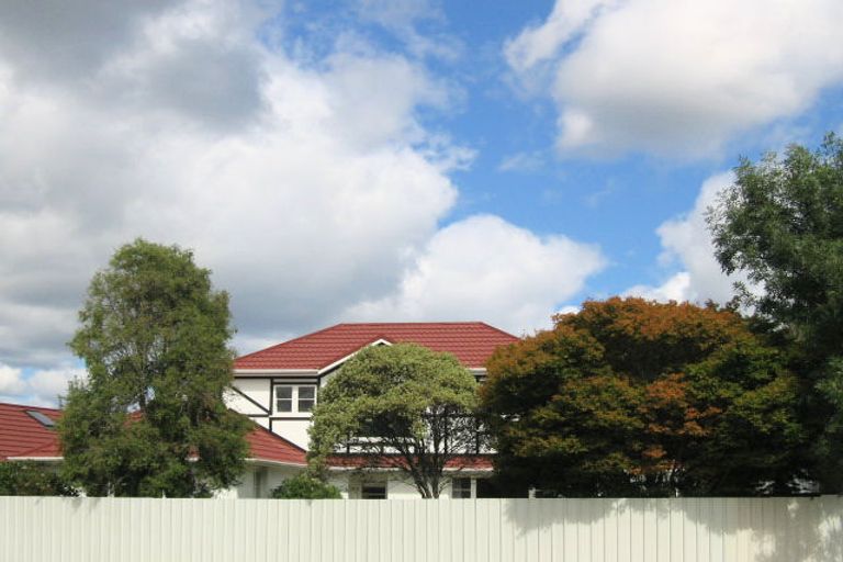 Photo of property in 77 Brentwood Street, Trentham, Upper Hutt, 5018