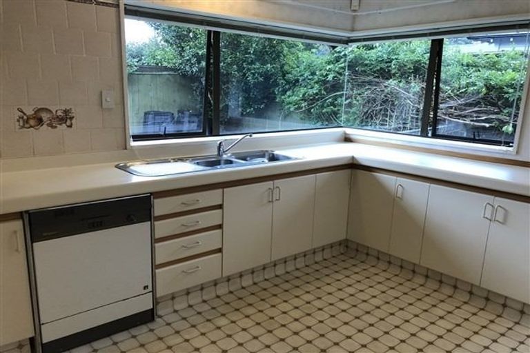 Photo of property in 32 Langston Avenue, Palmerston North, 4414