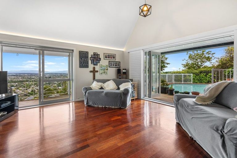 Photo of property in 75 Whaka Terrace, Huntsbury, Christchurch, 8022