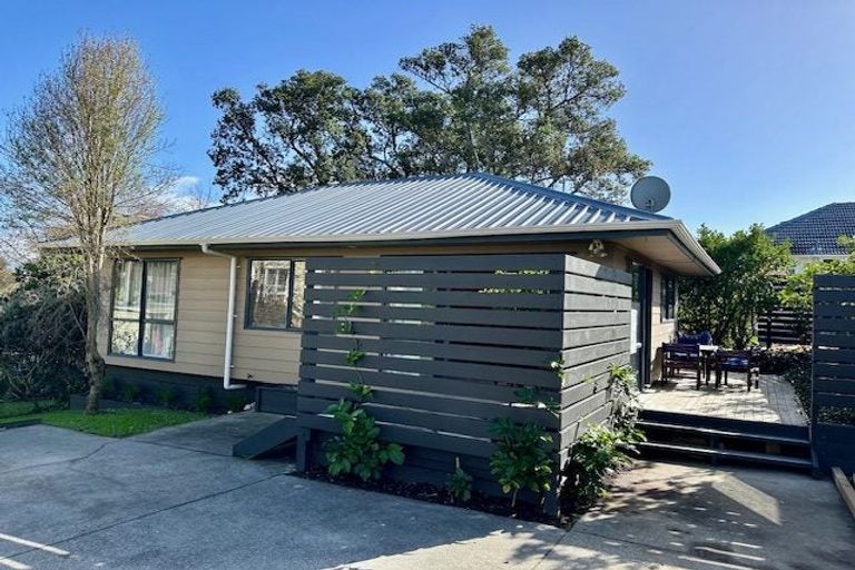 Photo of property in 21a Fraser Road, Narrow Neck, Auckland, 0624