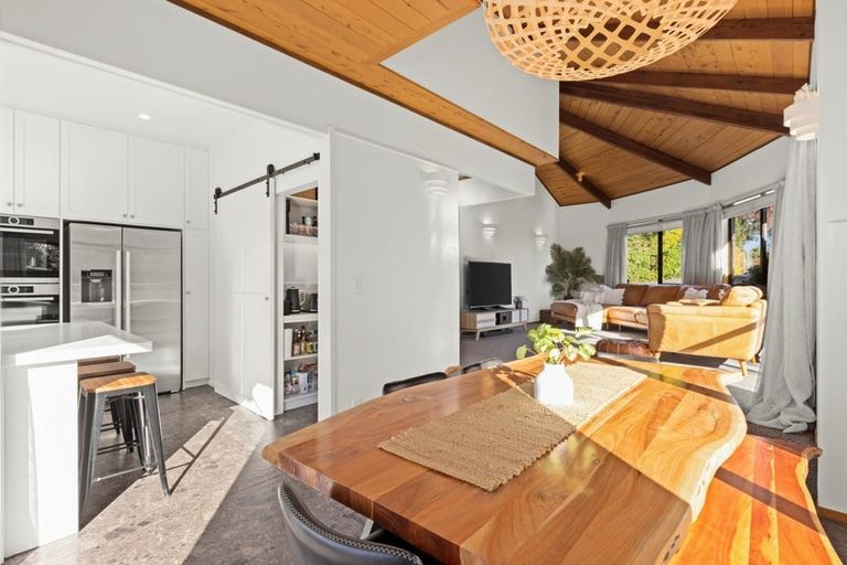 Photo of property in 3a Tauroa Road, Havelock North, 4130