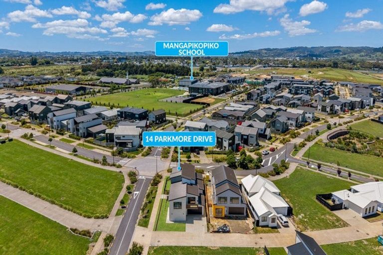 Photo of property in 14 Parkmore Drive, Rosehill, Papakura, 2113