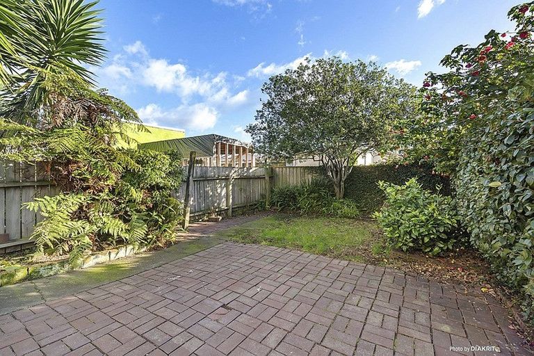 Photo of property in 15 Green Street, Newtown, Wellington, 6021